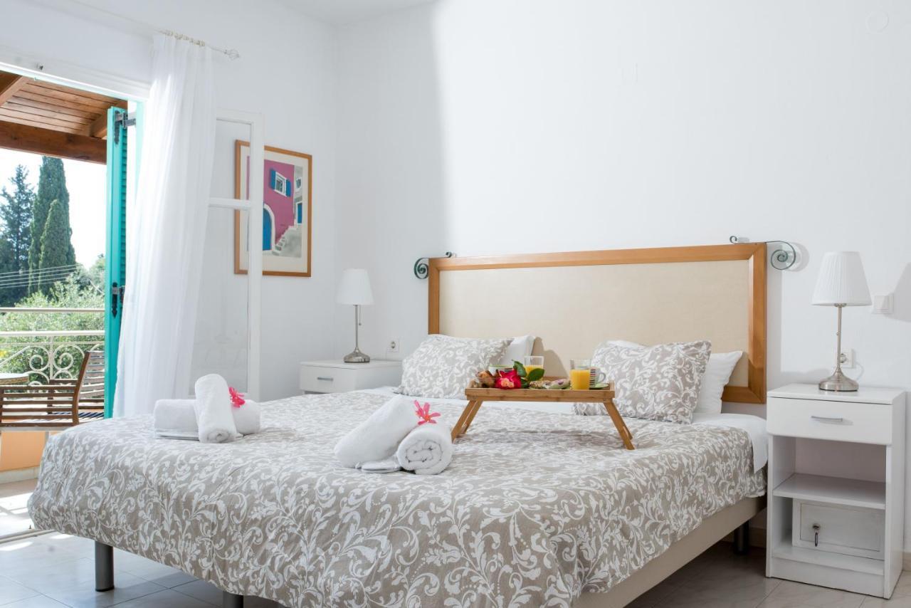 Averto Corfu Apartments Дассия Экстерьер фото
