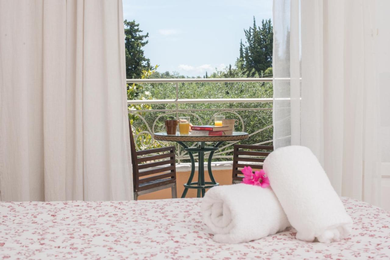 Averto Corfu Apartments Дассия Экстерьер фото