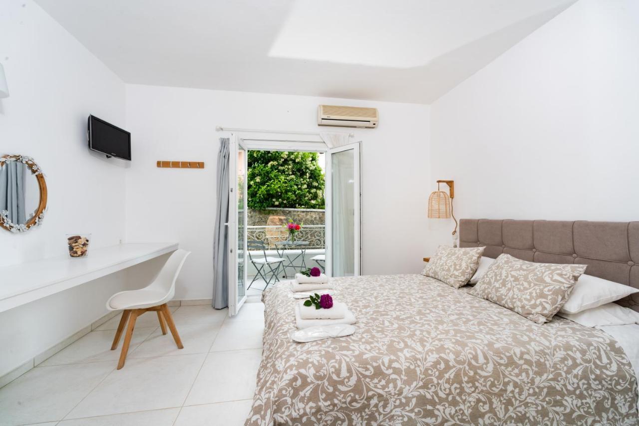 Averto Corfu Apartments Дассия Экстерьер фото