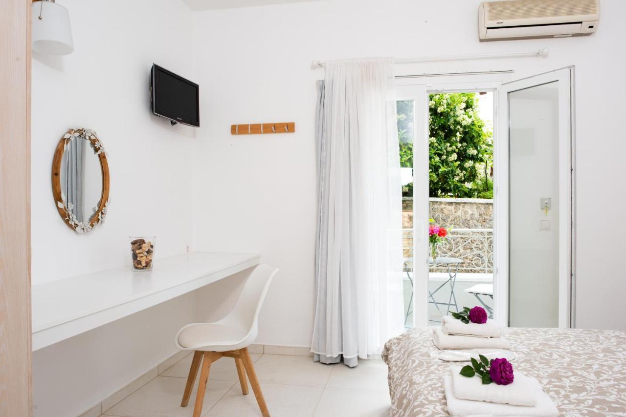Averto Corfu Apartments Дассия Экстерьер фото
